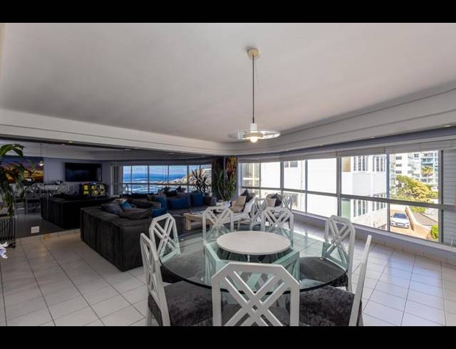 3 BEDROOM APARTMENT FOR SALE IN BANTRY BAY
